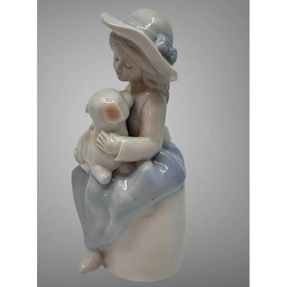 Beautiful Classic Porcelain Vintage Homco Girl Holding Puppy‎ Dog 4 1/2 inch
